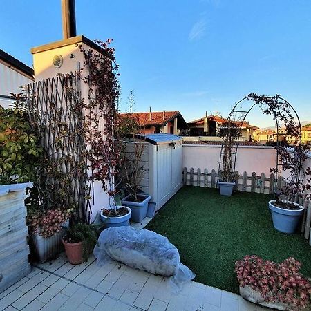 Il Torchio Rooftop Apartment With Wide Terrace ซีร์มิโอเน ภายนอก รูปภาพ